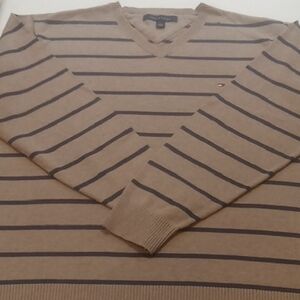 Tommy Hilfiger Men's Beige and Navy Striped V-Neck Sweater